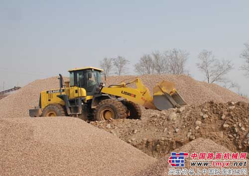 力士德高卸装载机成功开拓河北沙河市场