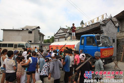 中联重科28台水车分批奔赴湖南抗旱第一线