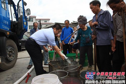 中联重科28台水车分批奔赴湖南抗旱第一线