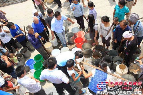 中联重科28台水车分批奔赴湖南抗旱第一线