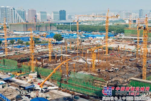 世界超长臂架80米泵车助力太原市政工程建设