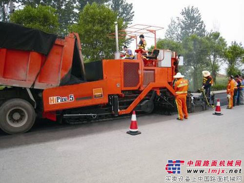 道路新建工程的利器——英达Hipav热再生设备