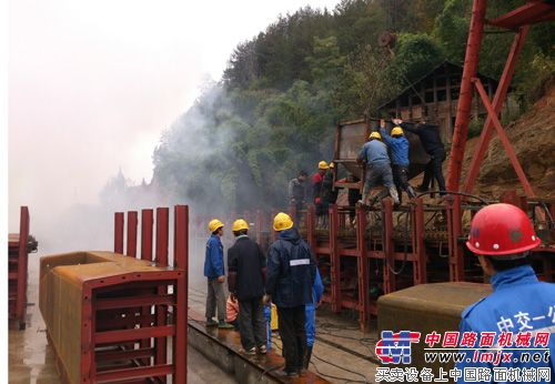 重庆酉沿高速四分部1号预制场首片T梁成功预制