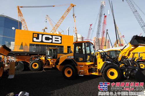 JCB將在Conexpo 2014展會上發布最新小型伸縮臂叉裝車