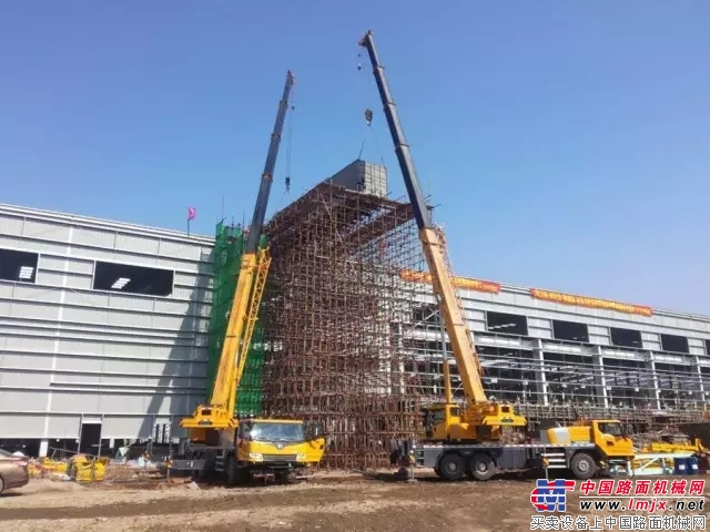 看徐工G一代“海爾兄弟”XCT25 助力遼陽製鋁廠房建設