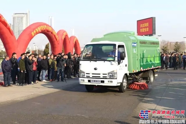 宇通环卫“疯狂吸睛”，引爆第二届河南环卫展！