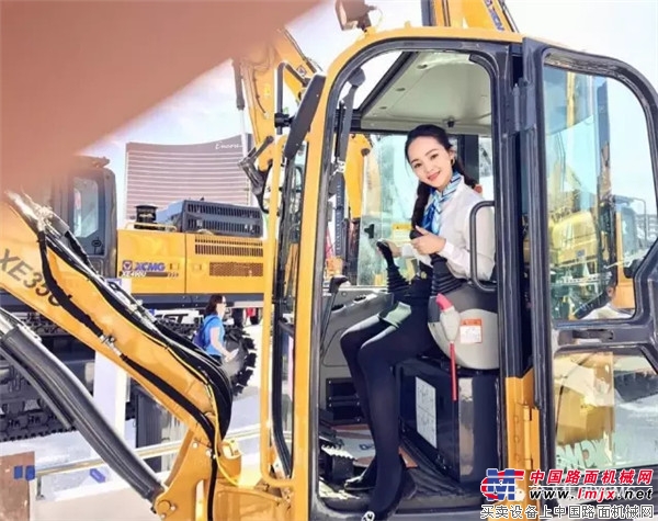 “香車”美女，看拉展女神“表白”中國工程機械！