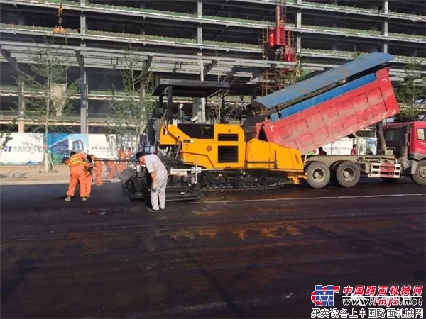 又是一年春好处，陕建机械ABG系列摊铺机、SUM系列摊铺机在祖国各地道路施工中大显身手