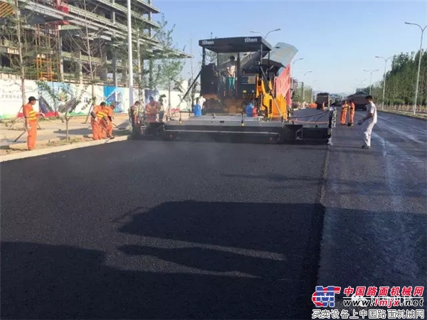 又是一年春好处，陕建机械ABG系列摊铺机、SUM系列摊铺机在祖国各地道路施工中大显身手