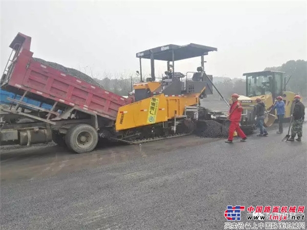 又是一年春好处，陕建机械ABG系列摊铺机、SUM系列摊铺机在祖国各地道路施工中大显身手