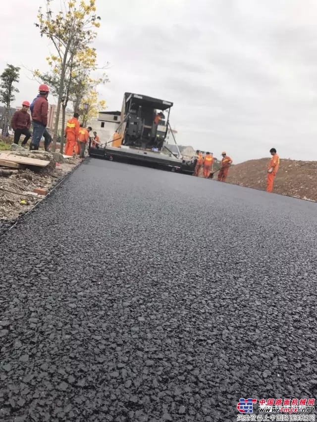 又是一年春好处，陕建机械ABG系列摊铺机、SUM系列摊铺机在祖国各地道路施工中大显身手