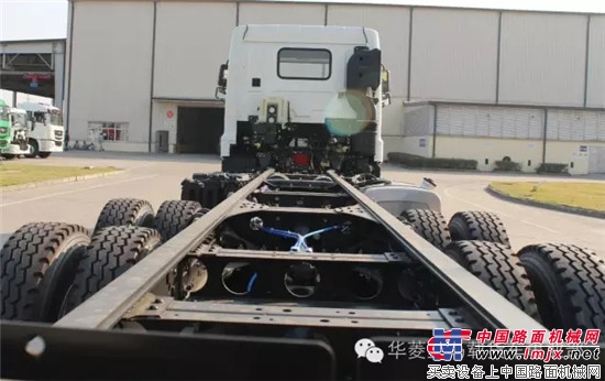 8x4漢馬H6輕量化載貨車優勢解析