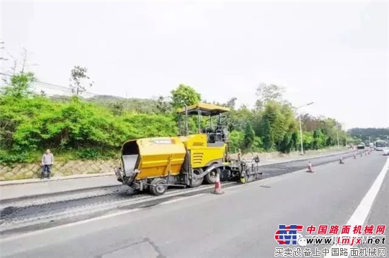 真正的道路养护专家！徐工RP453L摊铺机大揭秘！