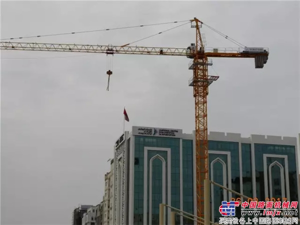 解码“一带一路”上的徐工  徐工塔机助力阿曼首都建设