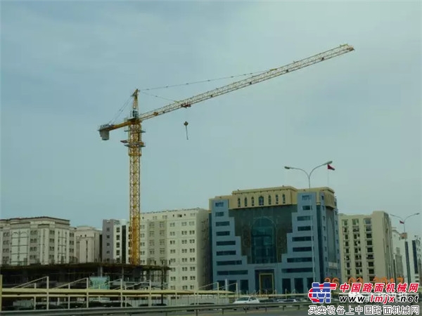 解码“一带一路”上的徐工  徐工塔机助力阿曼首都建设