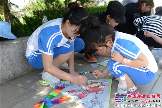 诚祥婴幼中心的小朋友走进方圆工业旅游