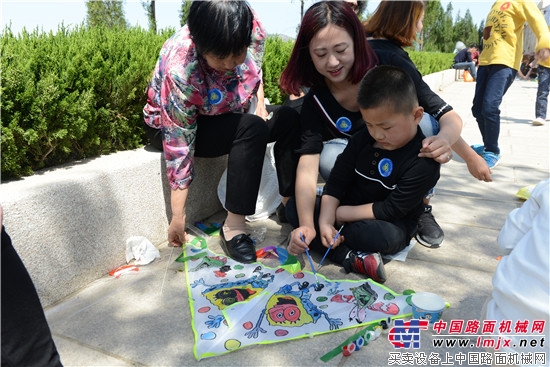 诚祥婴幼中心的小朋友走进方圆工业旅游