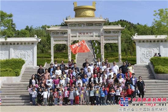 诚祥婴幼中心的小朋友走进方圆工业旅游