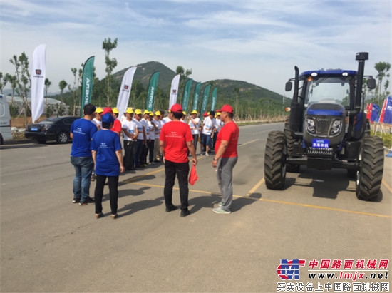 下得田地,上得賽場 雷沃歐豹成為濱州機手大賽唯一指定用車