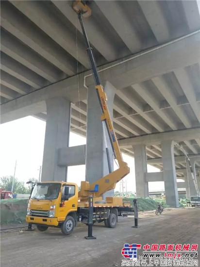 徐工高空作業車持續發力，推動鄭州107輔道快速路提前通車。