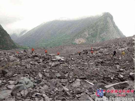 迅速響應 隨時待命 山推緊急部署茂縣救援工作