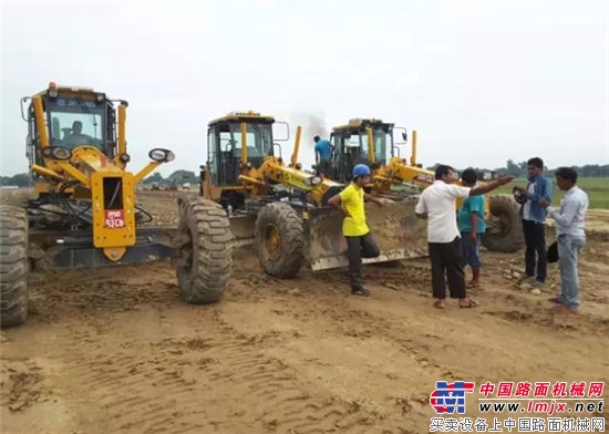 飞越珠峰 共建和平之路