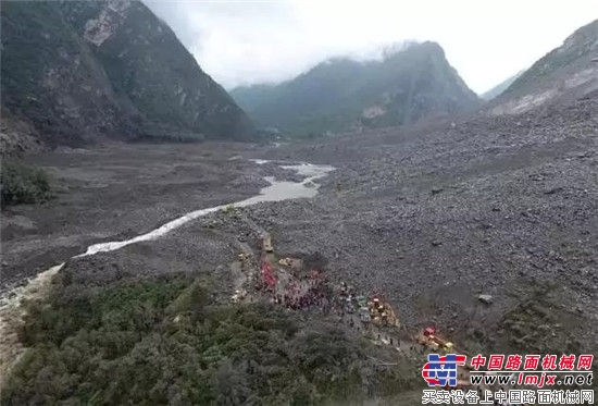 加油茂县！愿灾难不再，向所有拯救生命的努力致敬！