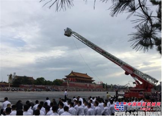 中联重科高端装备助力建军90周年阅兵央视直播 为祖国强军梦喝彩