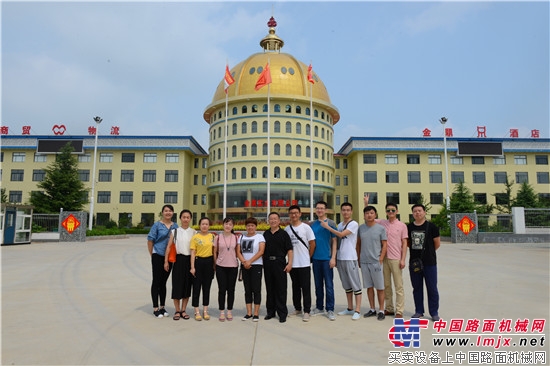 河南理工大学MBA考察团一行师生领略方圆工业旅游风采 