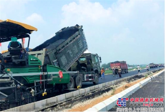 济宁公路修得好 山推设备显神威