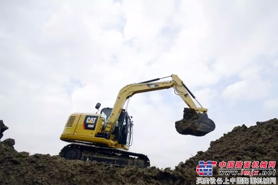 從“綠皮車”到“複興號”卡特彼勒跨越時空軌“記”