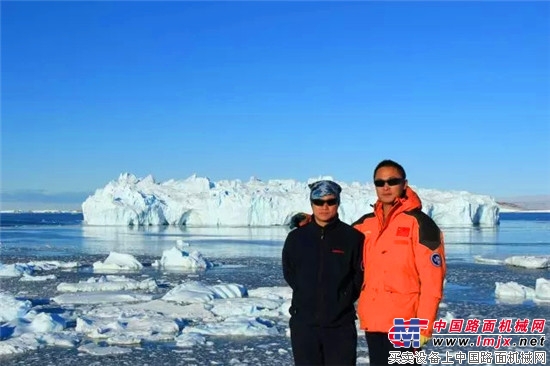 南极冰天雪地下的柳工身影