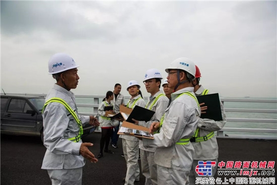 辉煌中国 荣耀中大 ——中大机械摊铺机圆梦港珠澳大桥 