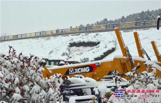 暴雪不怕！徐工道路機械化身蓋世英雄支援全國各地除雪工作！