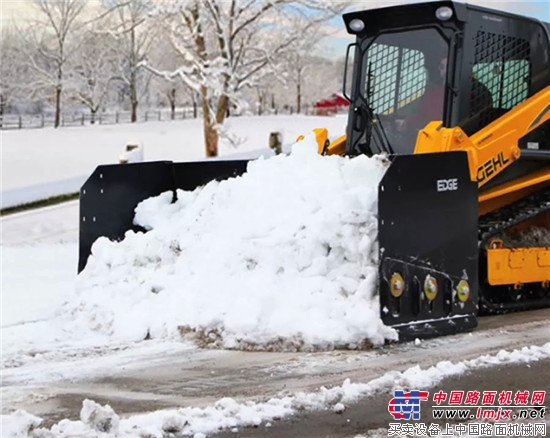 冰天雪地通行难 盖尔除雪显神威