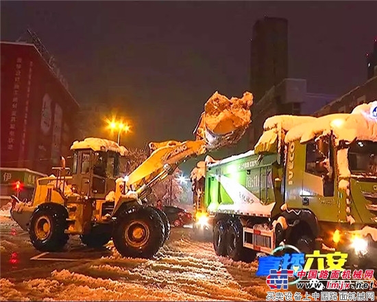 寒潮来袭！风雪中的温暖，徐工装载机常伴左右！