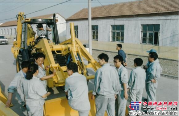 山工机械六十载历史下篇：搭乘国际快车 阔步世界舞台