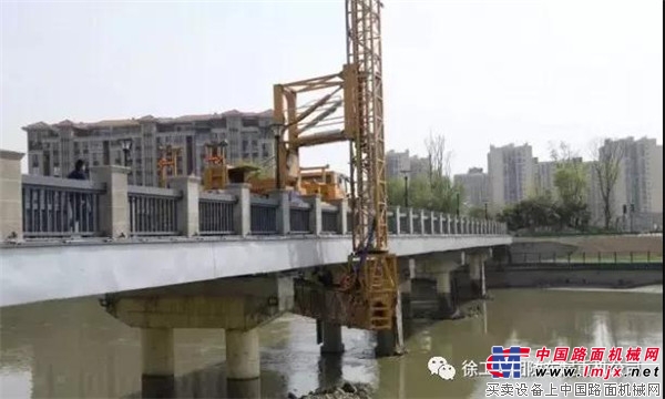 徐工橋梁檢測車助力金堂17座橋梁變身“智慧橋