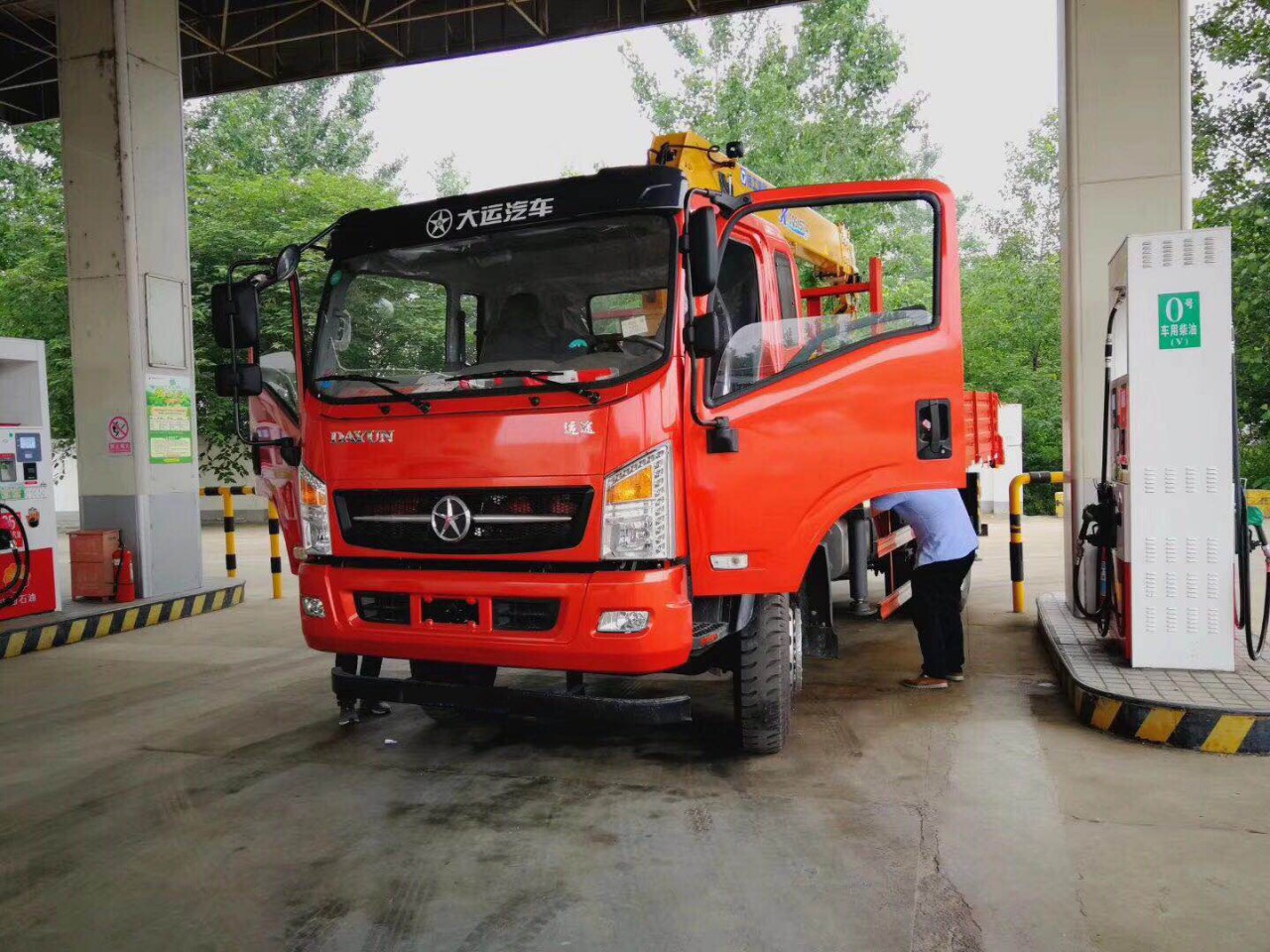 大運小黃牌玉柴160馬力搭載徐工5噸6.3噸隨車吊鄉村道路好幫手