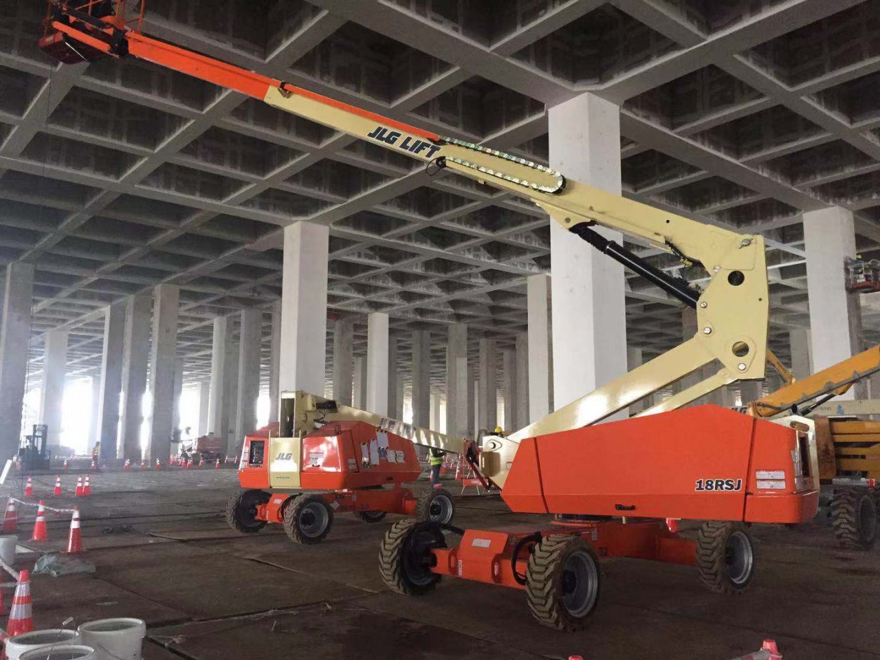 出租發電機(組) 高空作業車 和空壓機