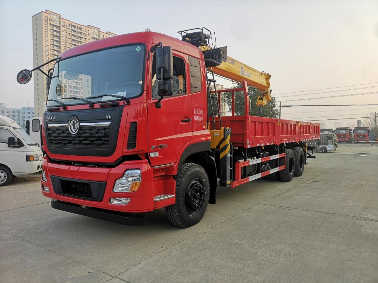 供應徐工隨車吊東風天龍後八輪配徐工12噸14噸隨車吊