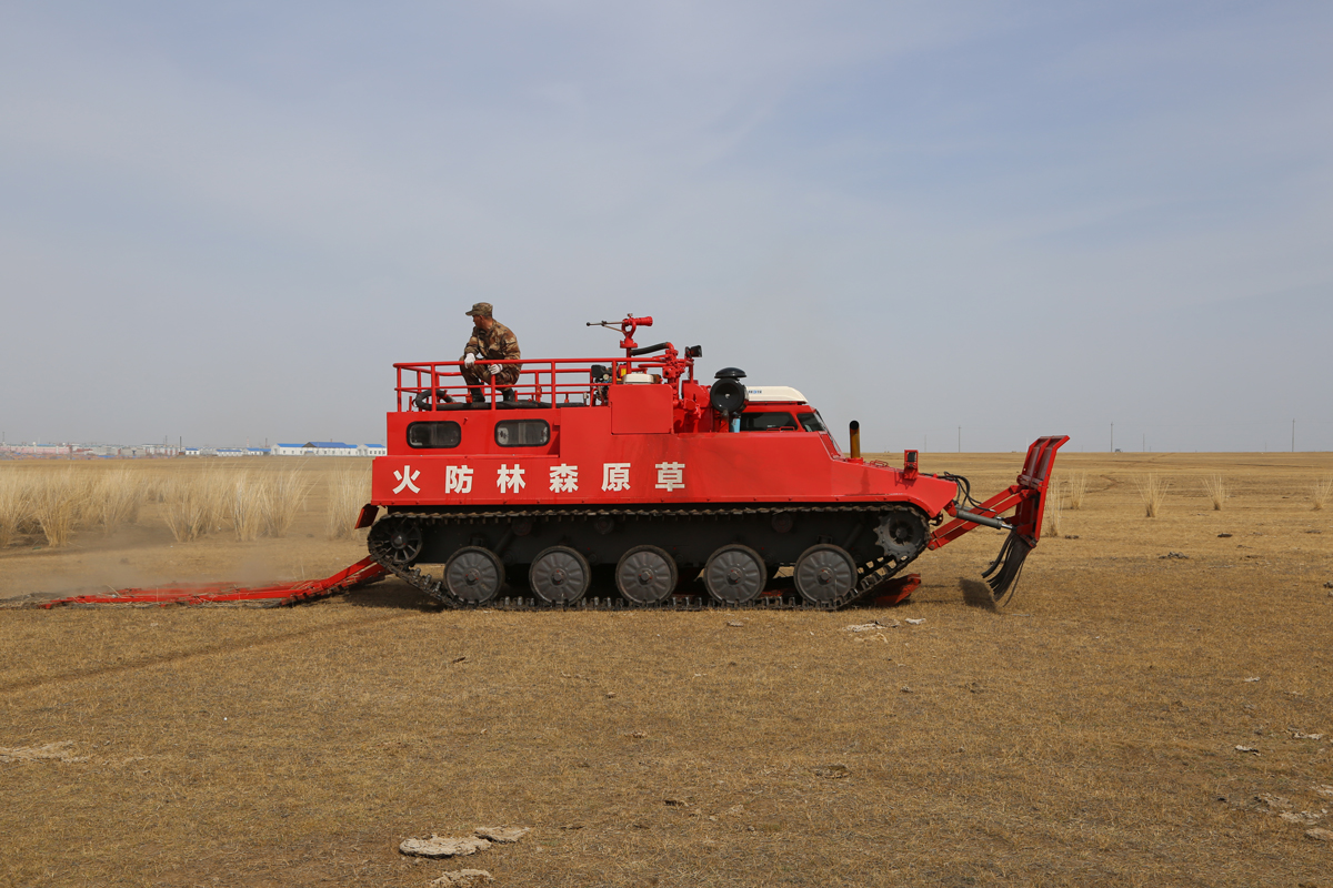 江麓CF-16履帶式草原消防車高清圖 - 外觀